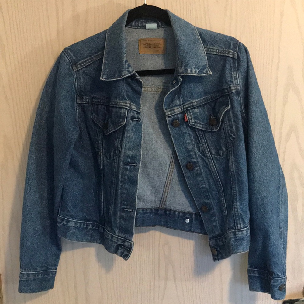 Cropped Levi’s Jean Jacket